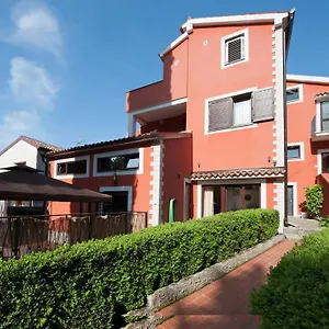 Apartman House Mitic